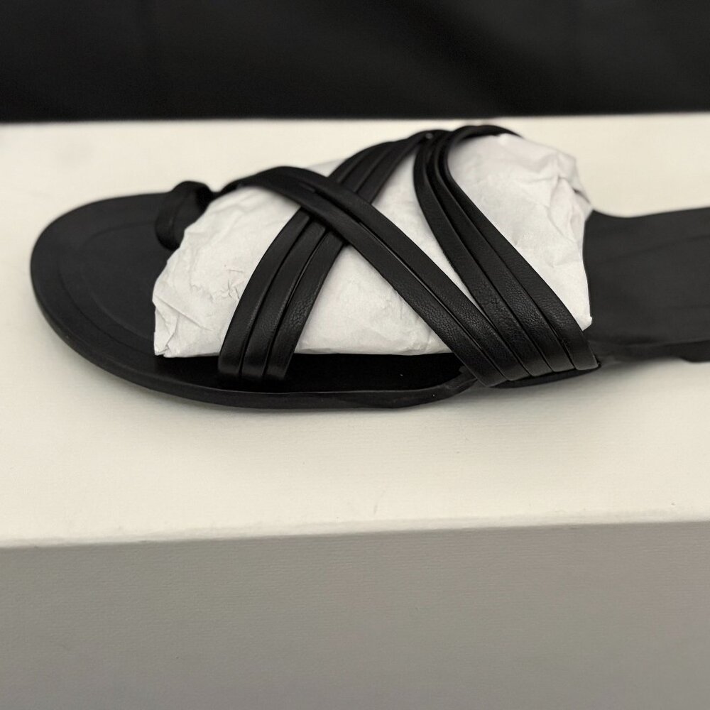 Slippers - Picture 2 of 4